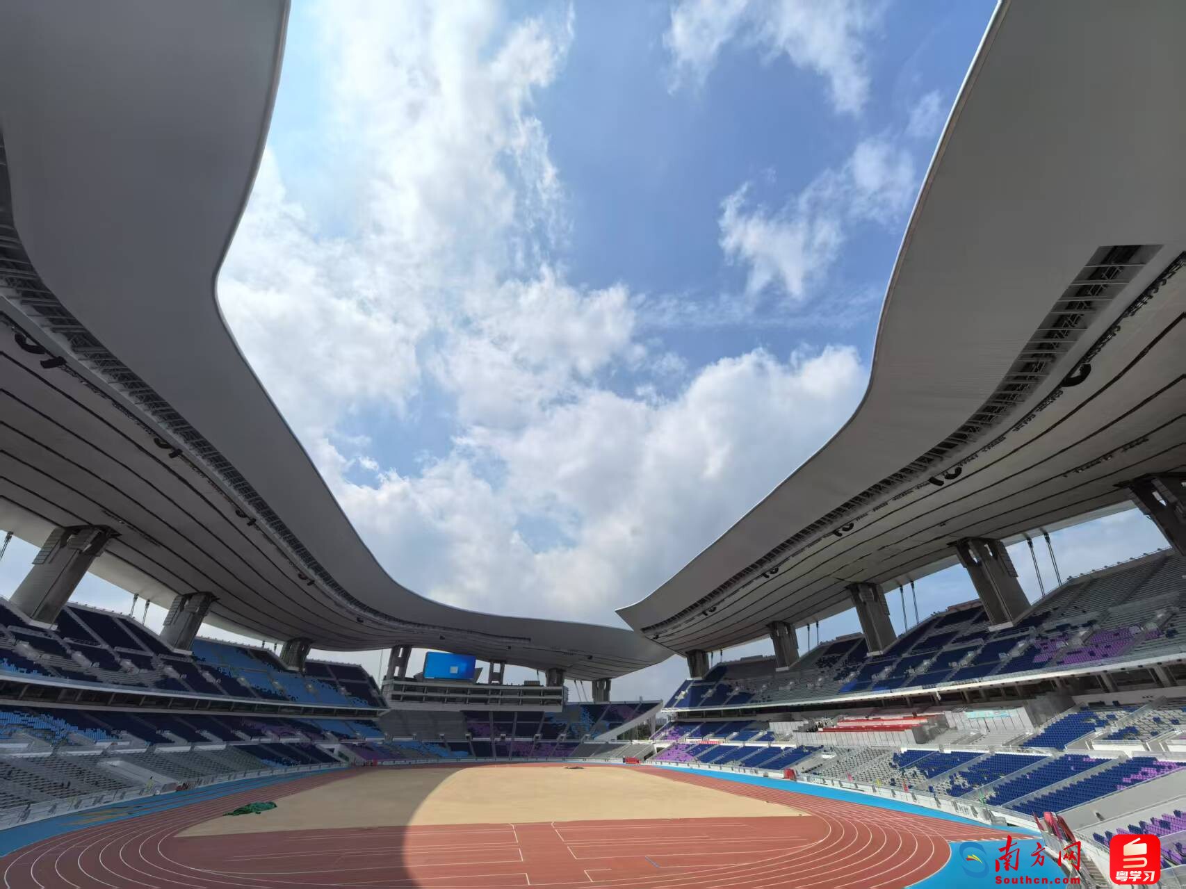 中国U17vs文莱U17：邝兆镭、万项首发，何思凡、金昱成出战